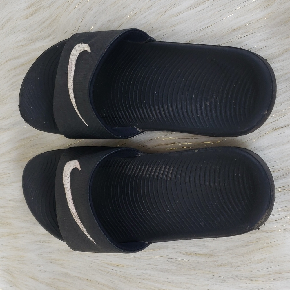 Nike Slide Ons - Picture 6 of 7